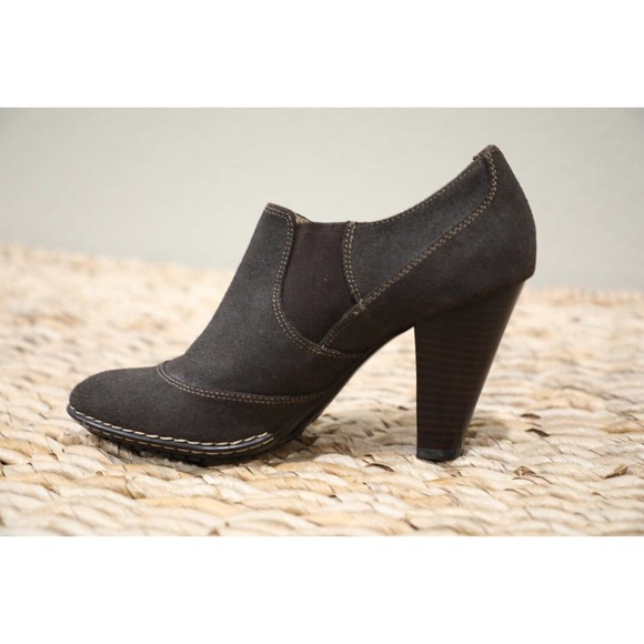 Sofft Shoes Women 9.5 Brown Suede Chelsea Style Bootie High Heel - Picture 3 of 6